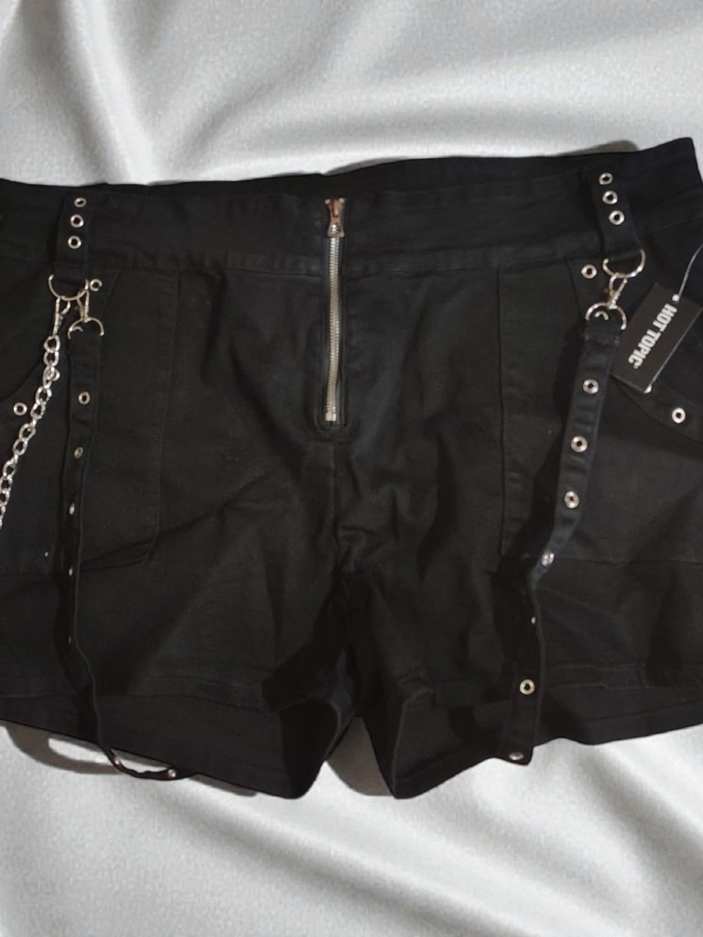 Hot Topic Women's Juniors Size 13 High Rise Black Suspender Shorts NWT